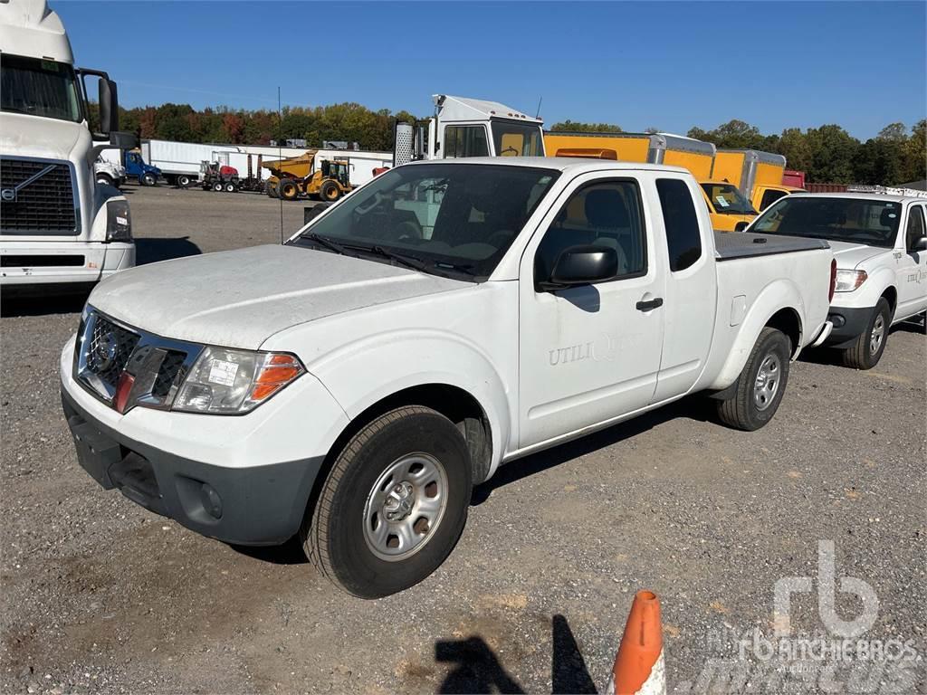 Nissan FRONTIER Caja abierta/laterales abatibles