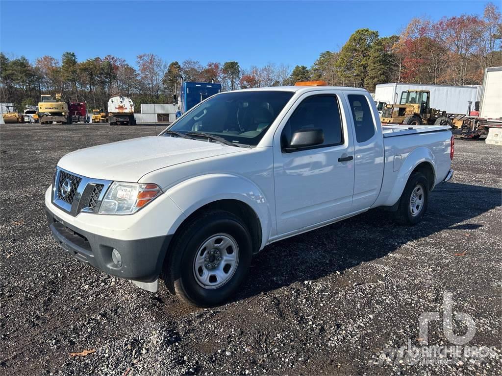 Nissan FRONTIER Caja abierta/laterales abatibles