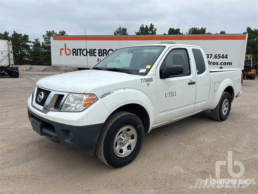 Nissan FRONTIER Caja abierta/laterales abatibles