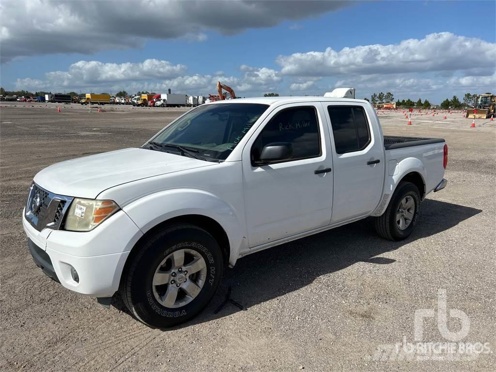 Nissan FRONTIER Caja abierta/laterales abatibles