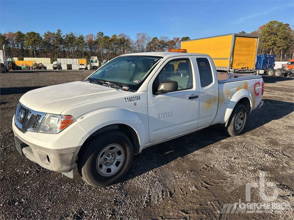 Nissan FRONTIER Caja abierta/laterales abatibles