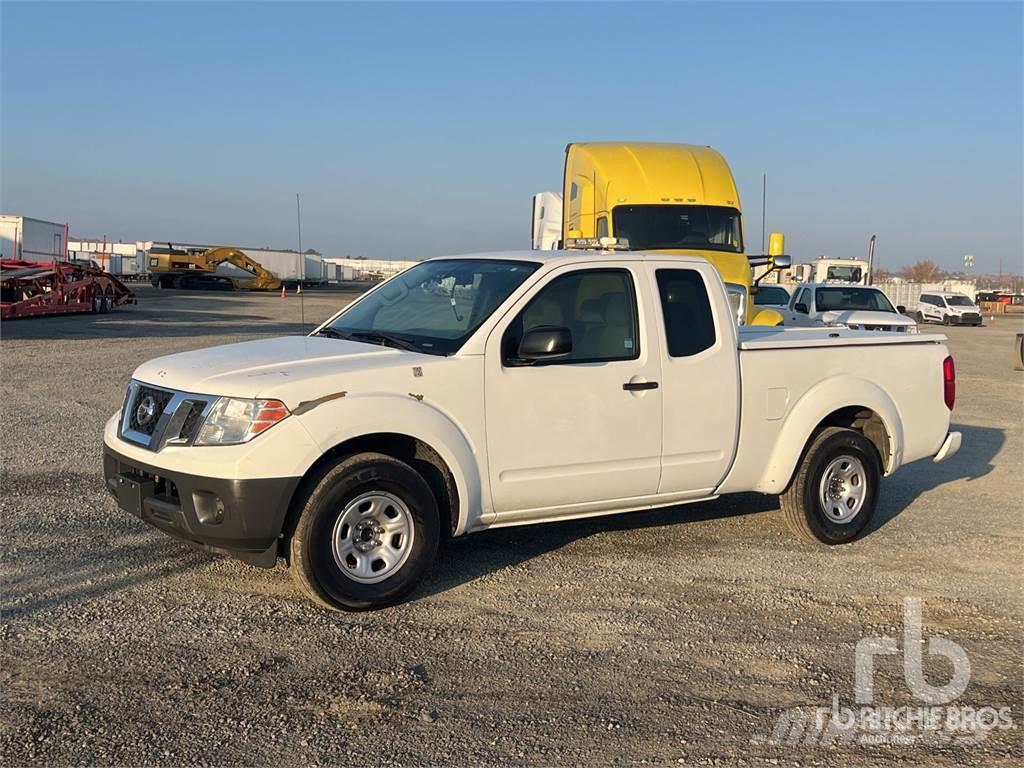 Nissan FRONTIER Caja abierta/laterales abatibles