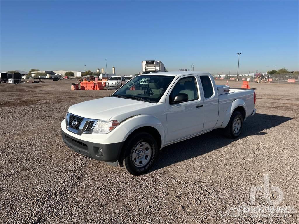 Nissan FRONTIER Caja abierta/laterales abatibles