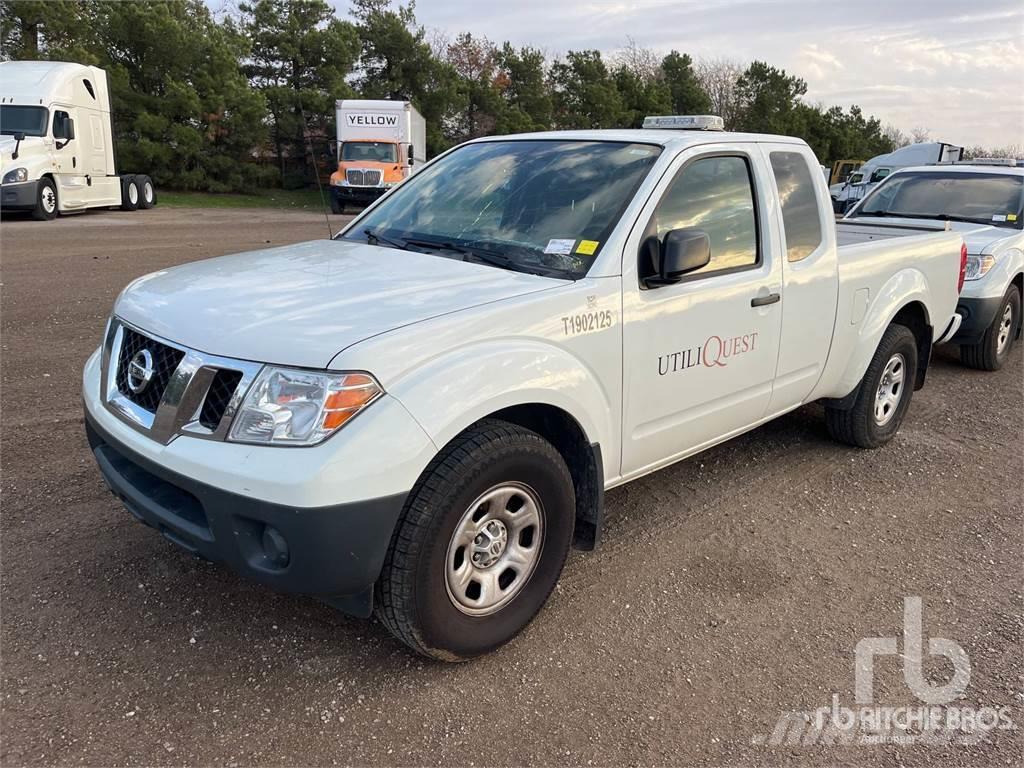 Nissan FRONTIER Caja abierta/laterales abatibles