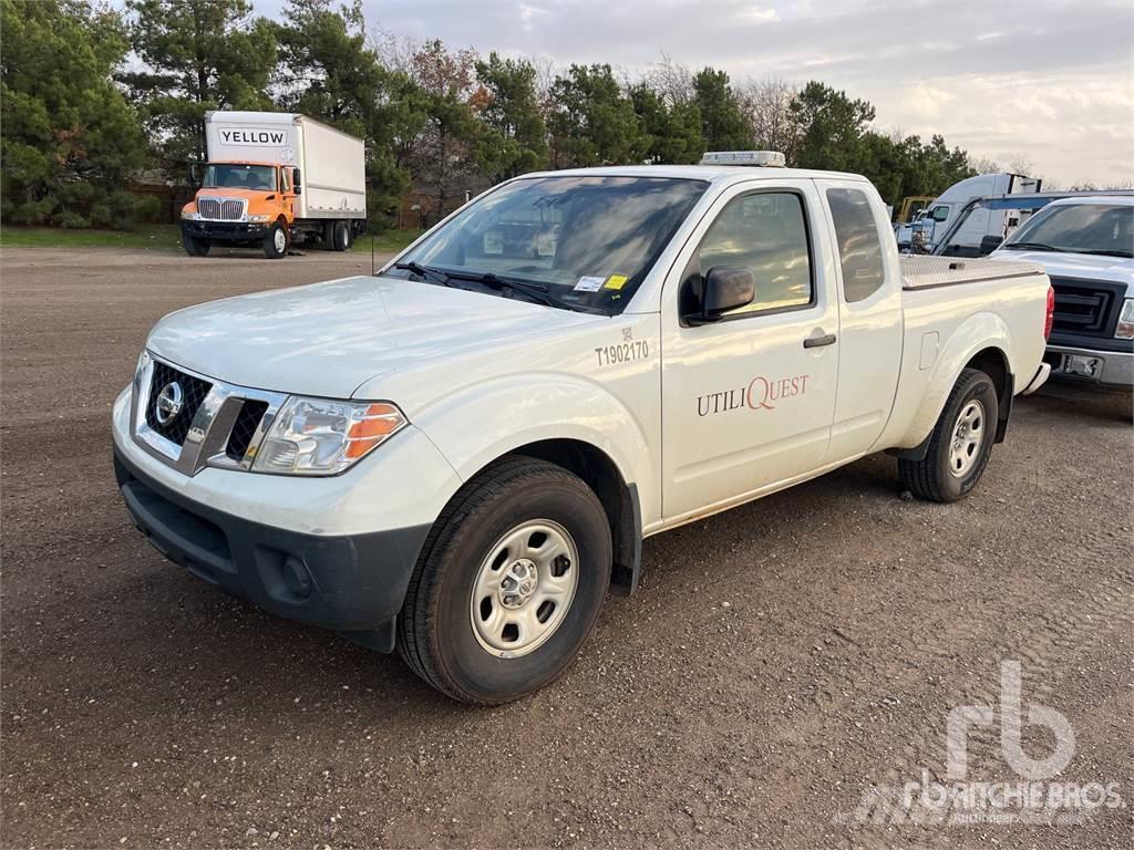 Nissan FRONTIER Caja abierta/laterales abatibles