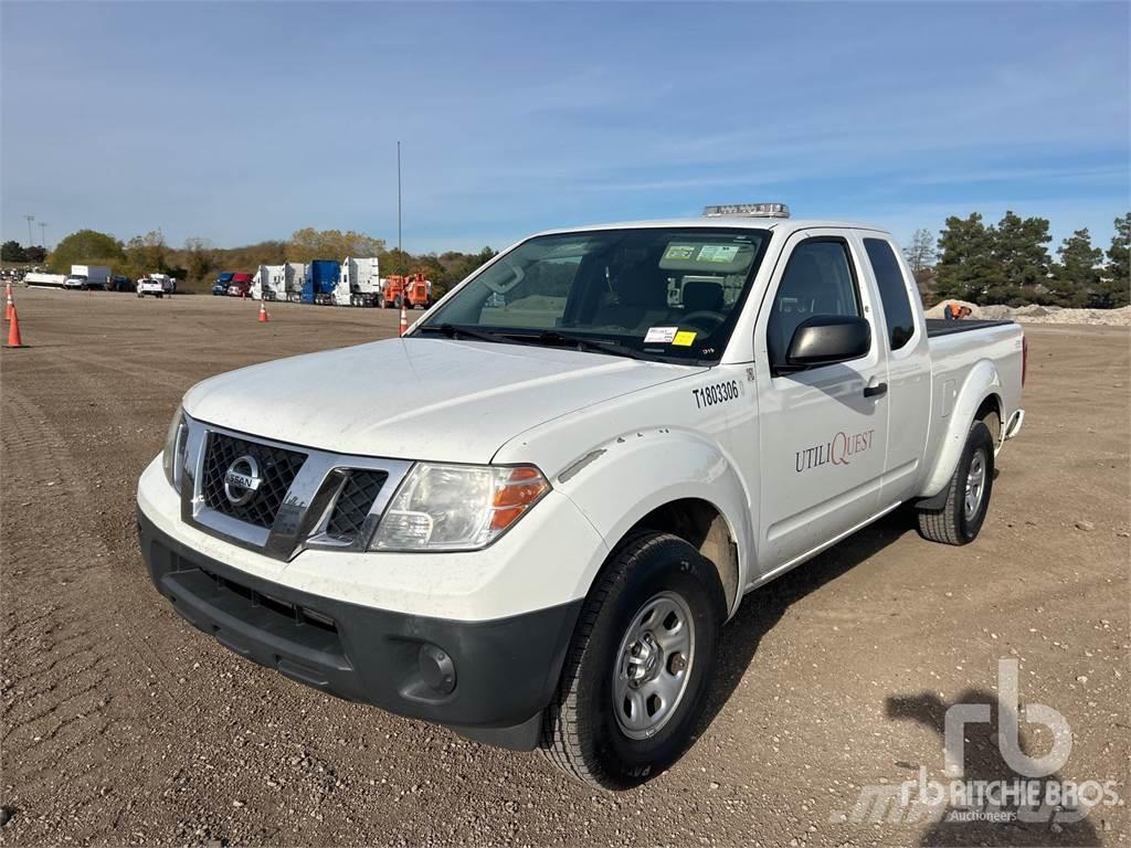 Nissan FRONTIER Caja abierta/laterales abatibles