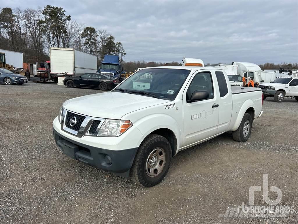 Nissan FRONTIER Caja abierta/laterales abatibles