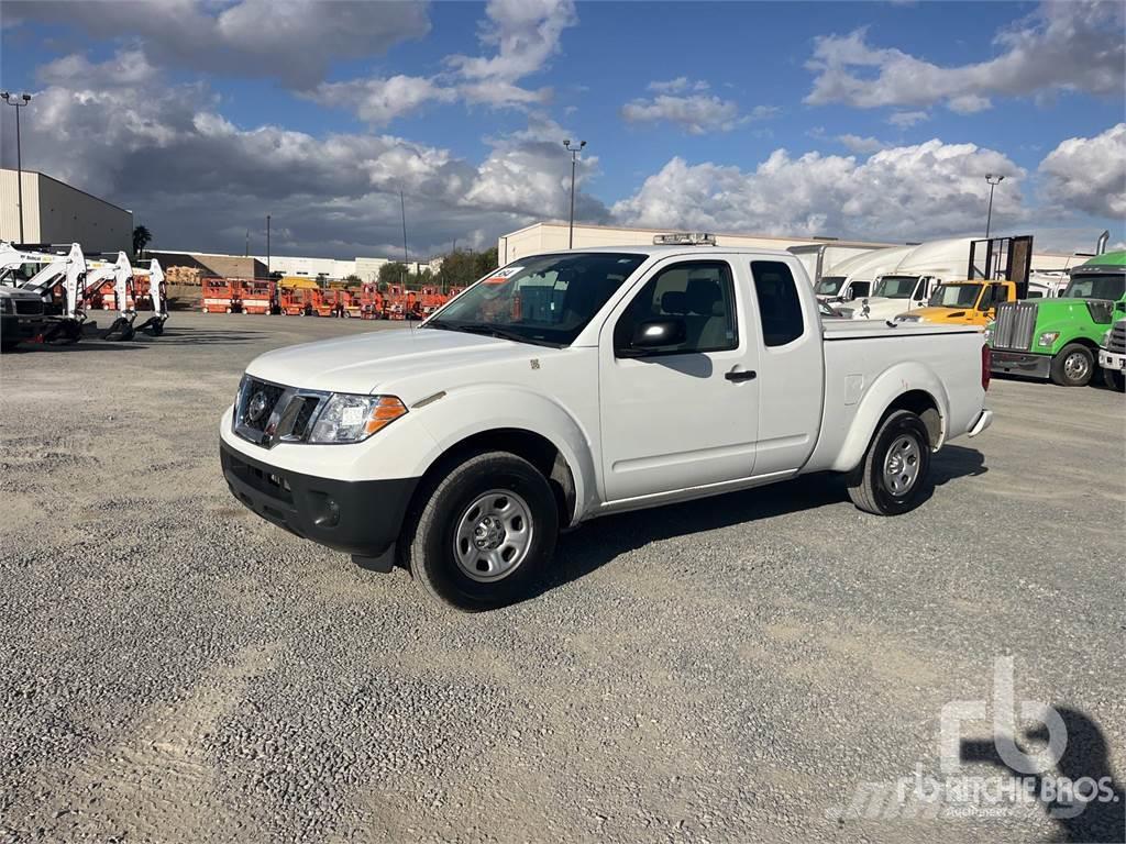 Nissan FRONTIER Caja abierta/laterales abatibles