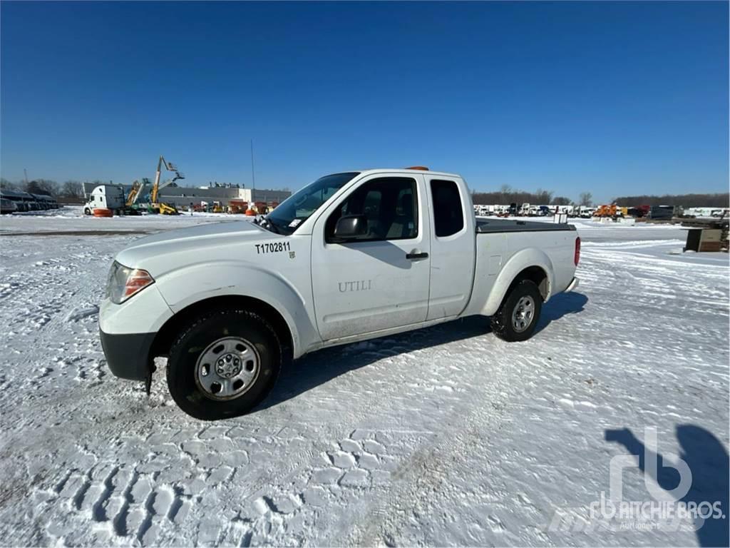 Nissan FRONTIER Caja abierta/laterales abatibles