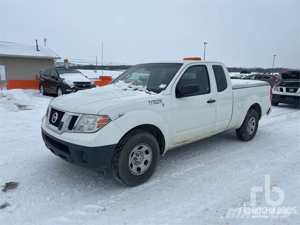 Nissan FRONTIER Caja abierta/laterales abatibles