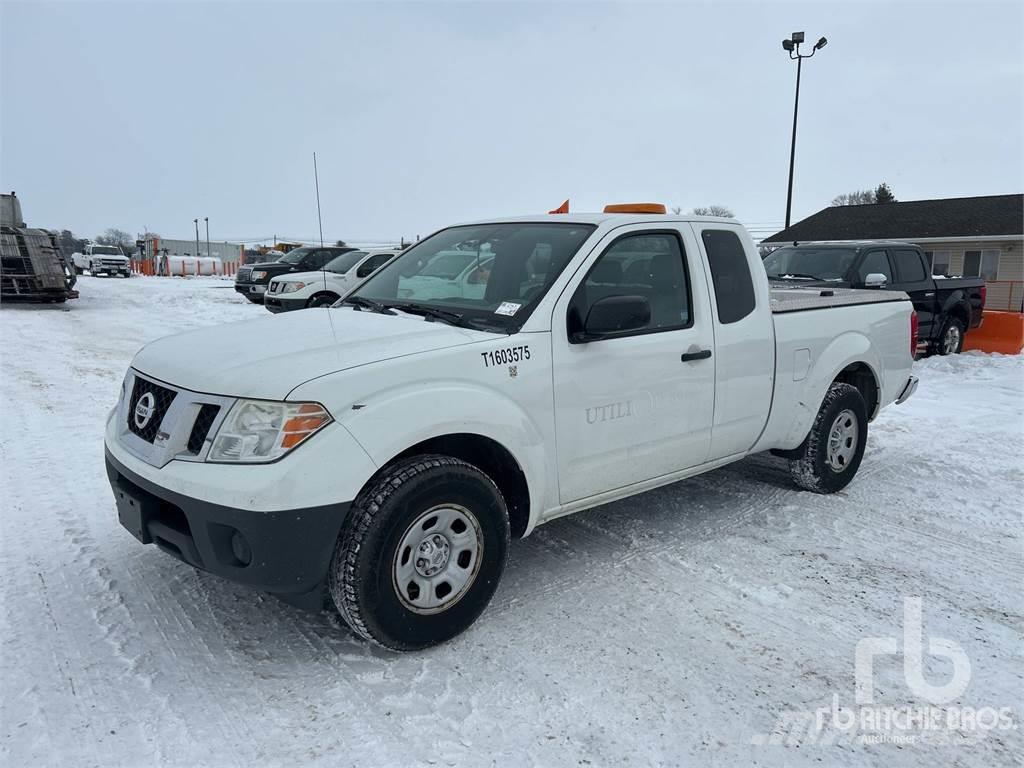 Nissan FRONTIER Caja abierta/laterales abatibles