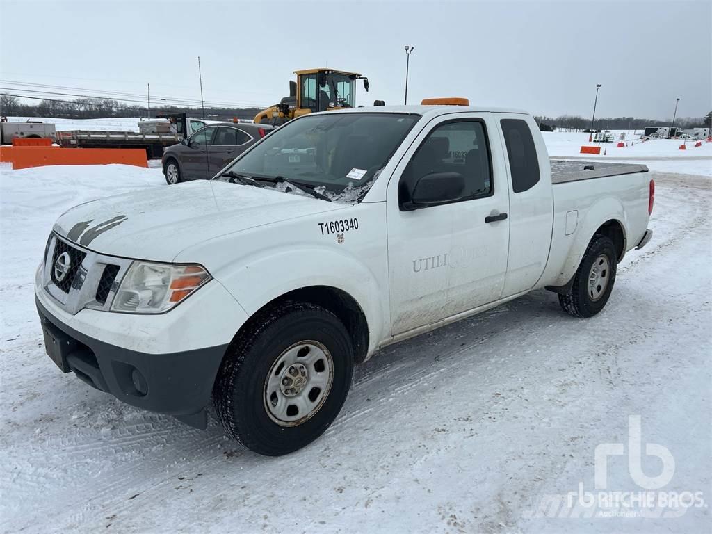 Nissan FRONTIER Caja abierta/laterales abatibles