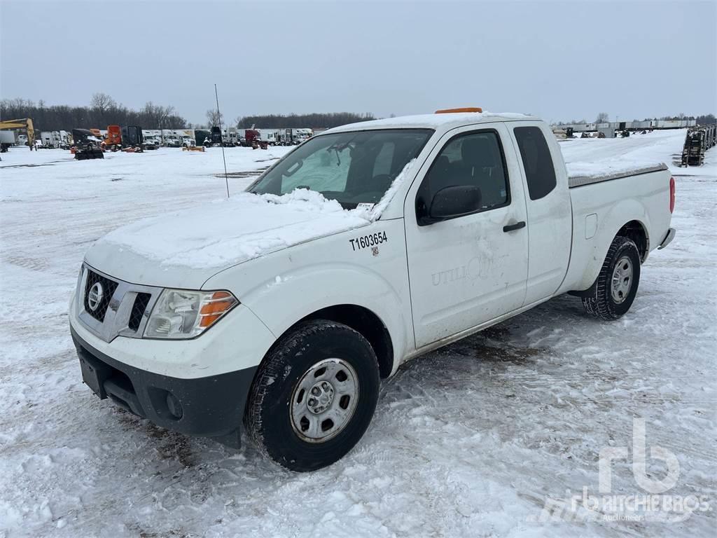 Nissan FRONTIER Caja abierta/laterales abatibles