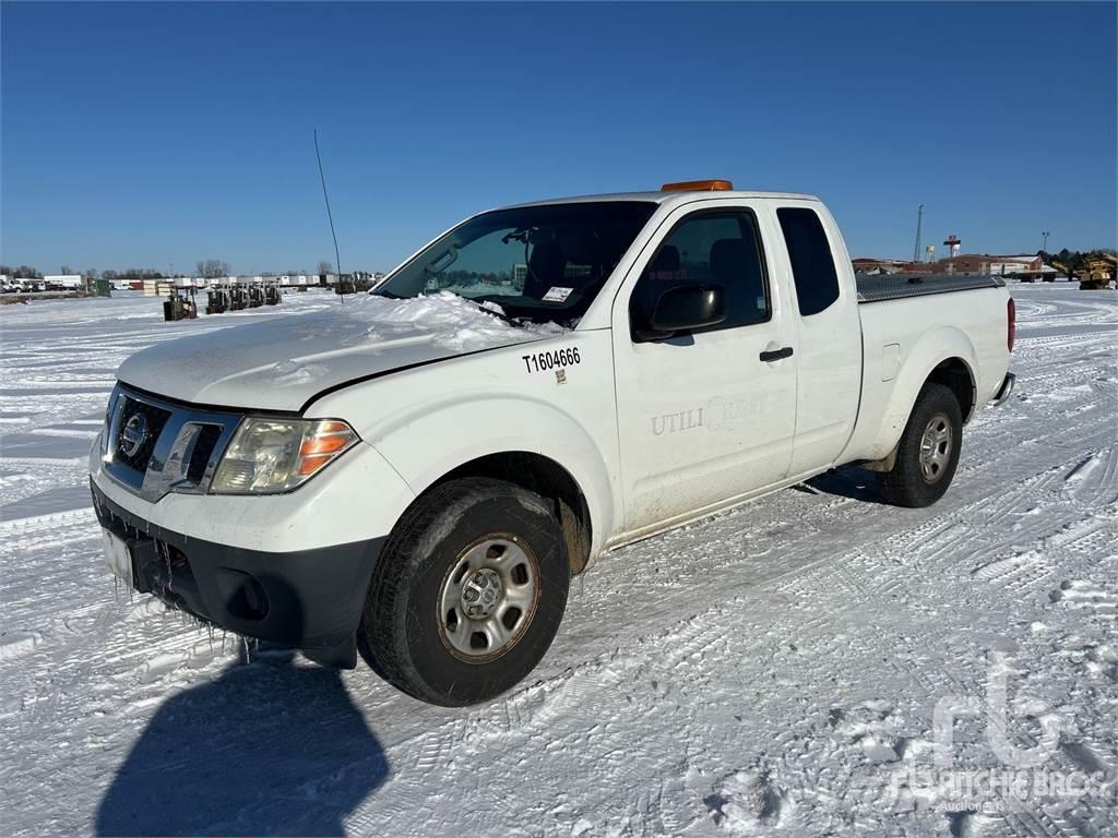 Nissan FRONTIER Caja abierta/laterales abatibles