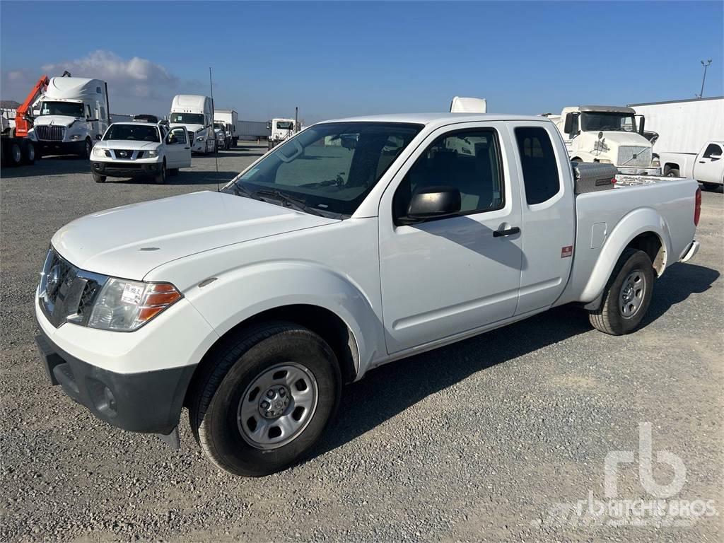 Nissan FRONTIER Caja abierta/laterales abatibles