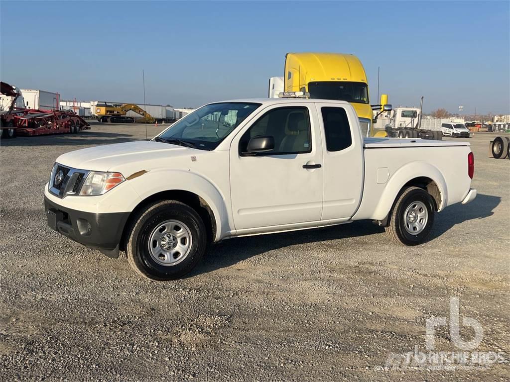 Nissan FRONTIER Caja abierta/laterales abatibles