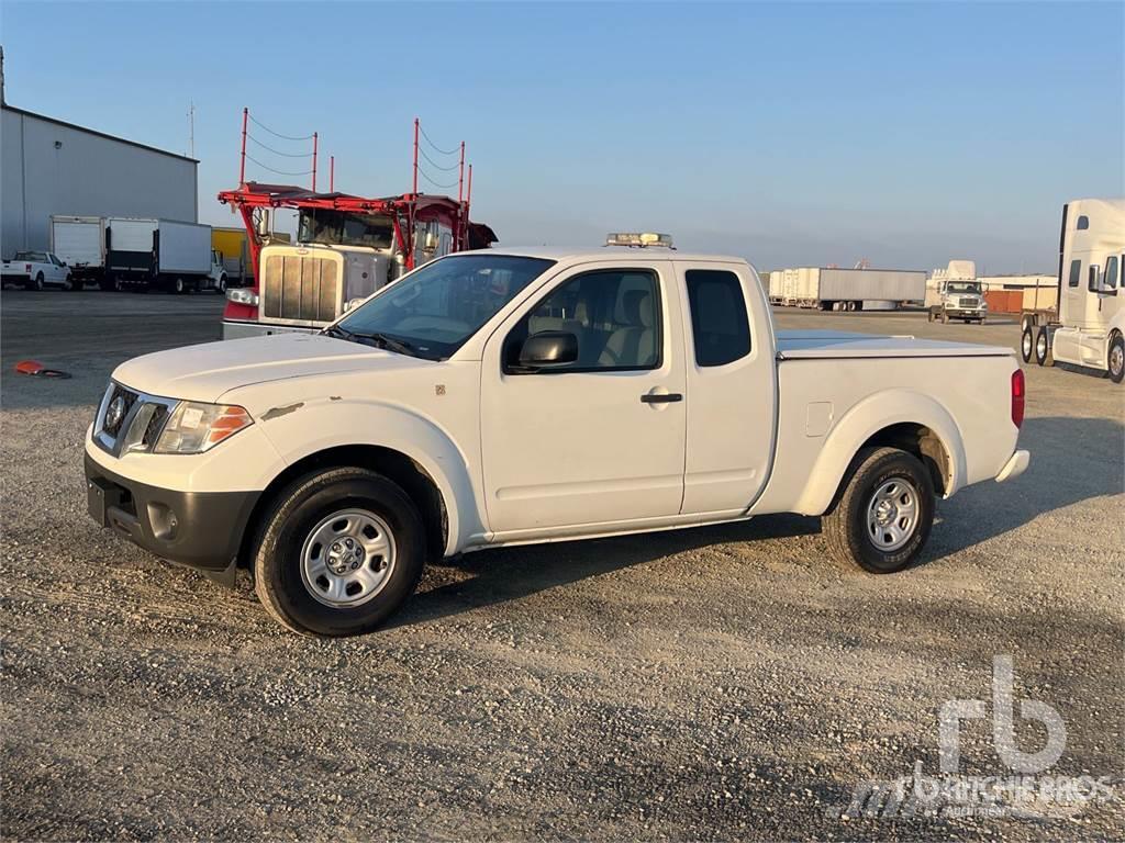 Nissan FRONTIER Caja abierta/laterales abatibles