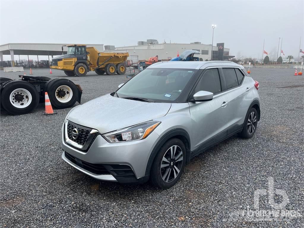 Nissan KICKS Caja abierta/laterales abatibles