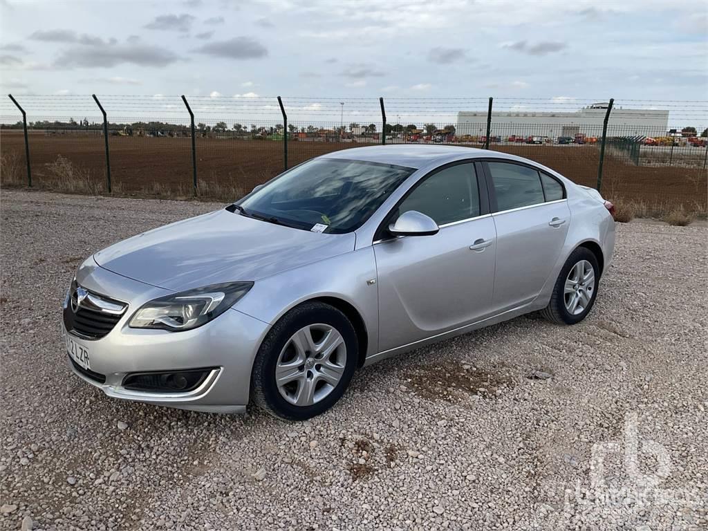 Opel INSIGNIA Carros