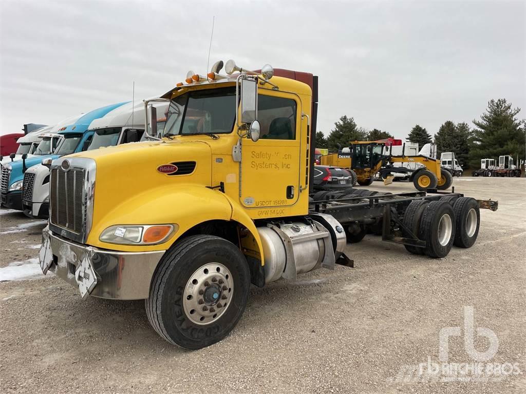 Peterbilt 348 Camiones con chasís y cabina