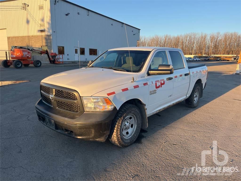 RAM 1500 Caja abierta/laterales abatibles