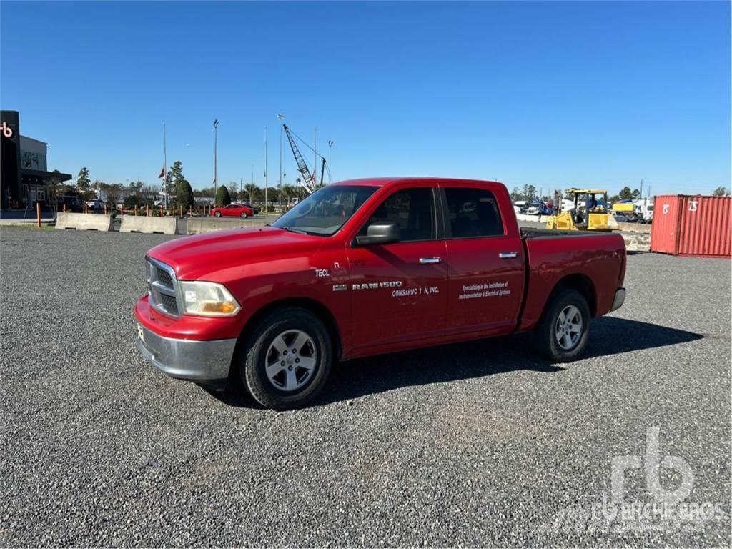 RAM 1500 Caja abierta/laterales abatibles