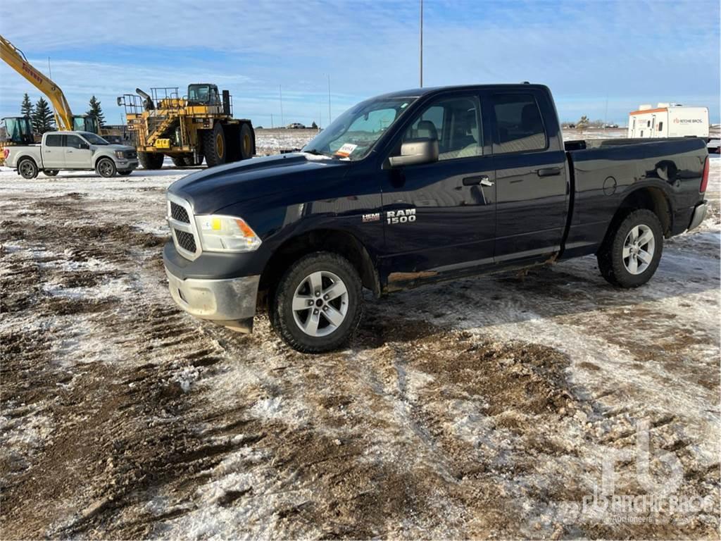 RAM 1500 Caja abierta/laterales abatibles