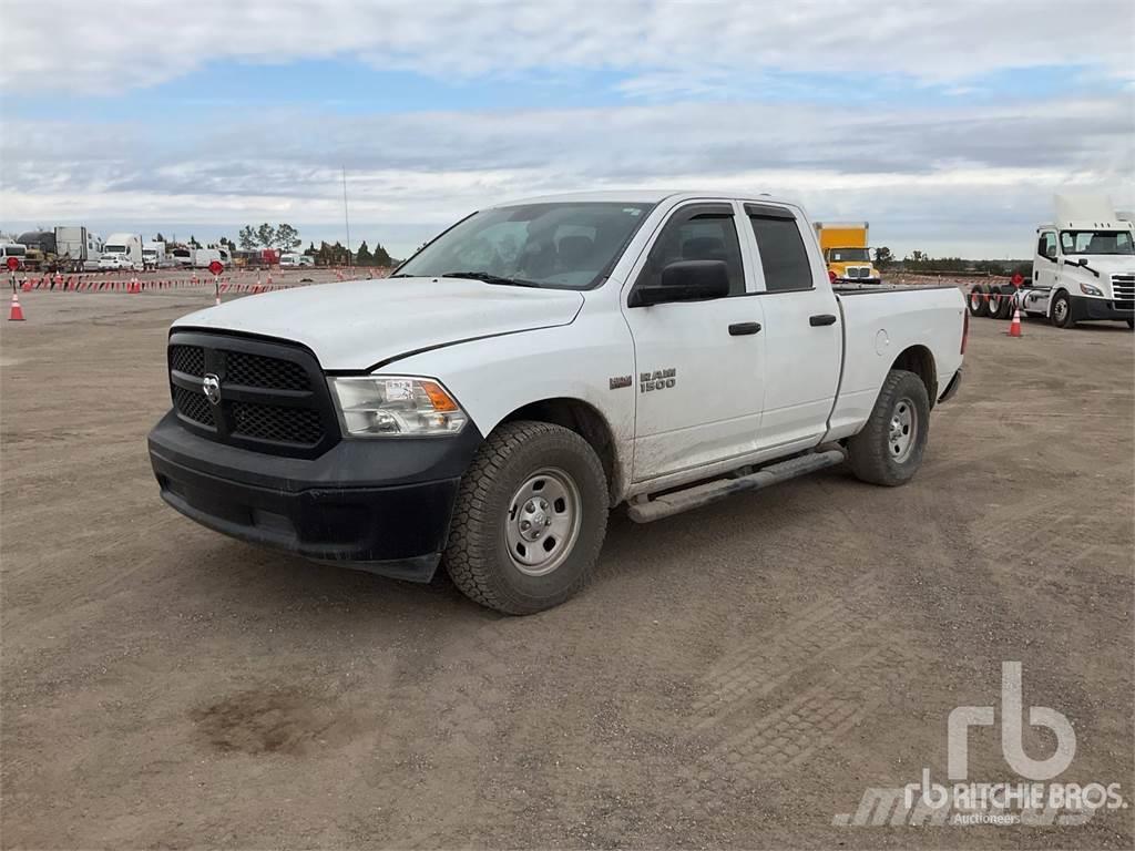 RAM 1500 Caja abierta/laterales abatibles