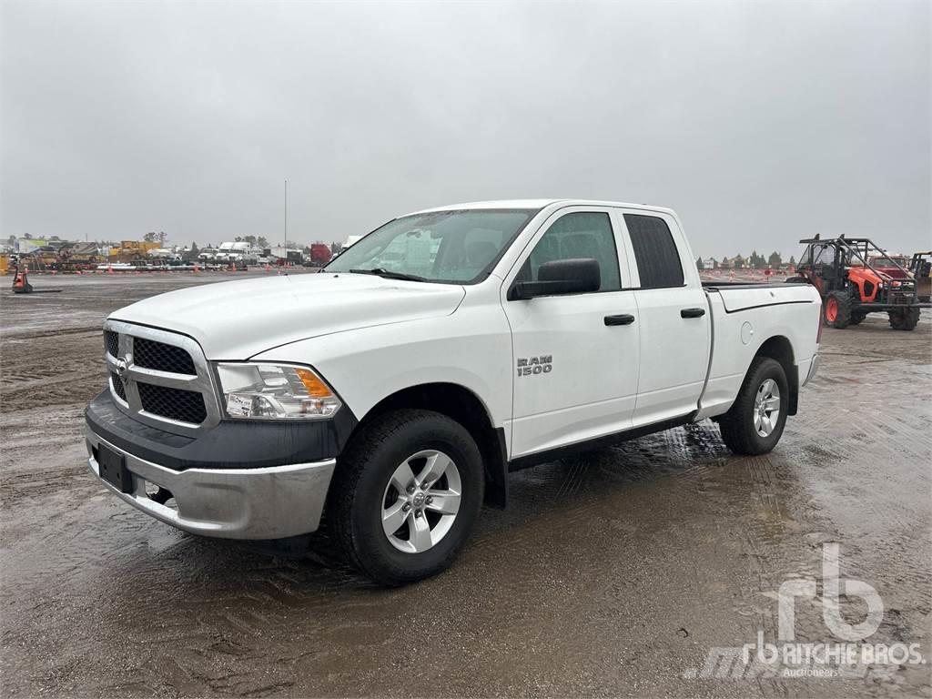 RAM 1500 Caja abierta/laterales abatibles