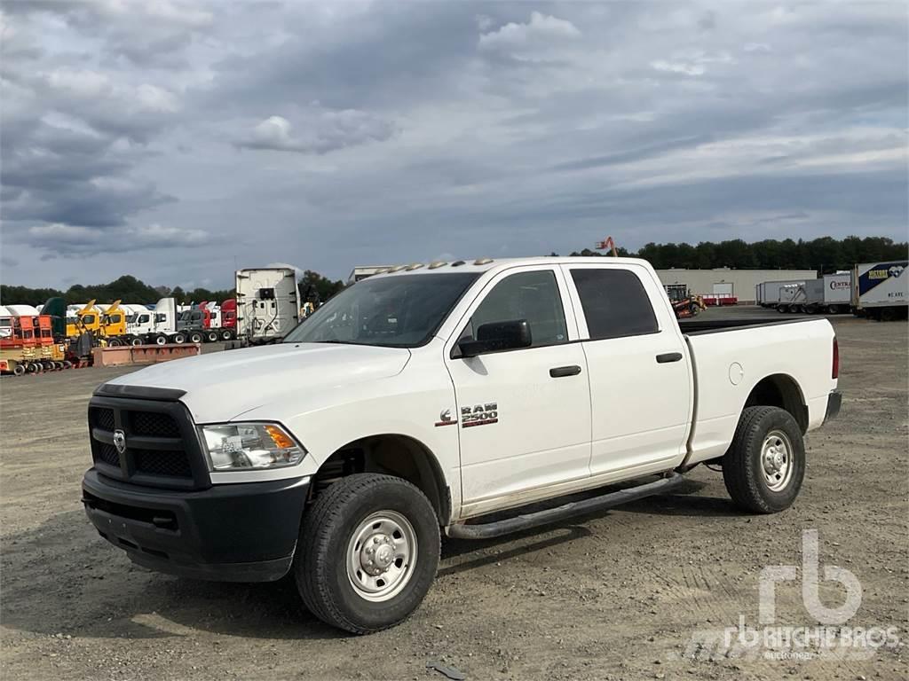 RAM 2500 Caja abierta/laterales abatibles