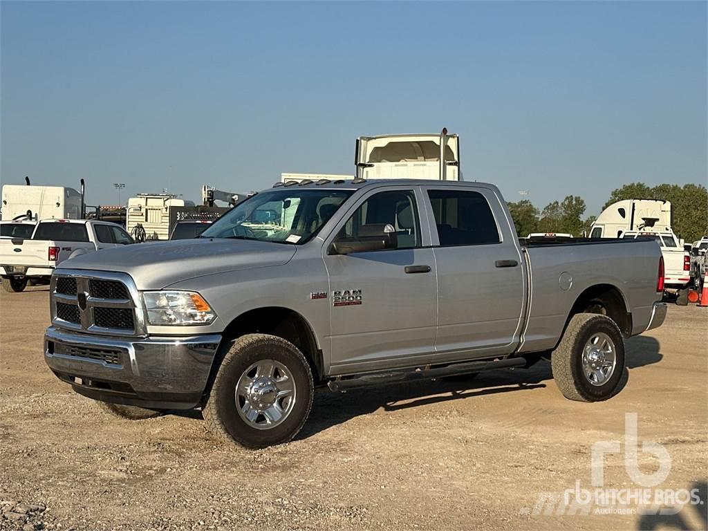 RAM 2500 Caja abierta/laterales abatibles