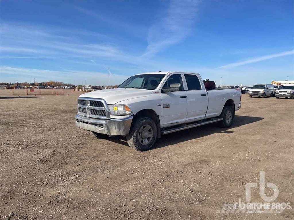 RAM 2500 Caja abierta/laterales abatibles