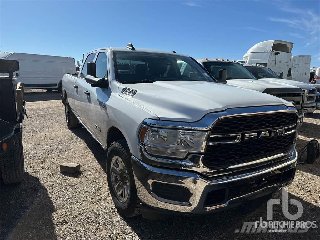 RAM 2500 Caja abierta/laterales abatibles