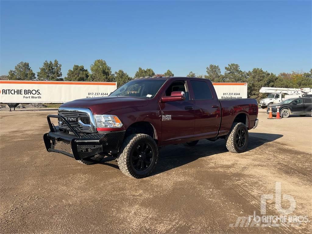 RAM 2500 Caja abierta/laterales abatibles