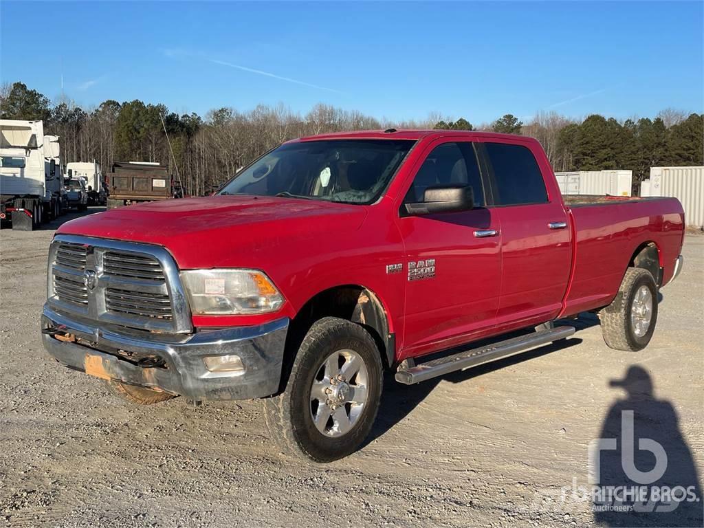 RAM 2500 Caja abierta/laterales abatibles