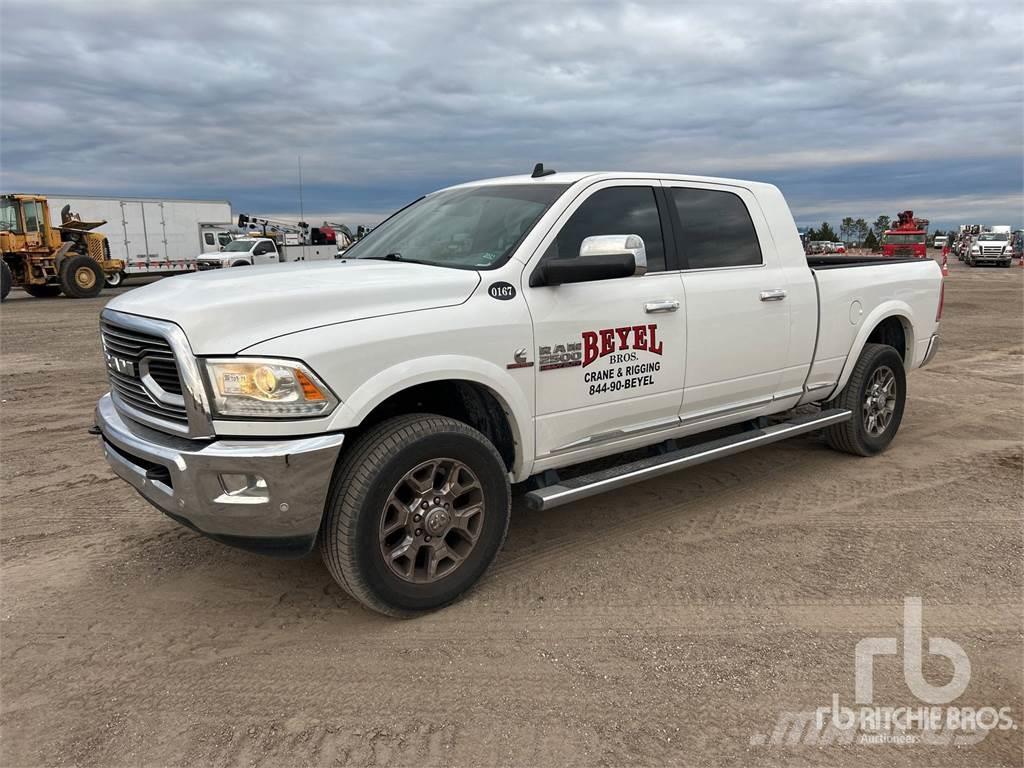 RAM 2500 Caja abierta/laterales abatibles