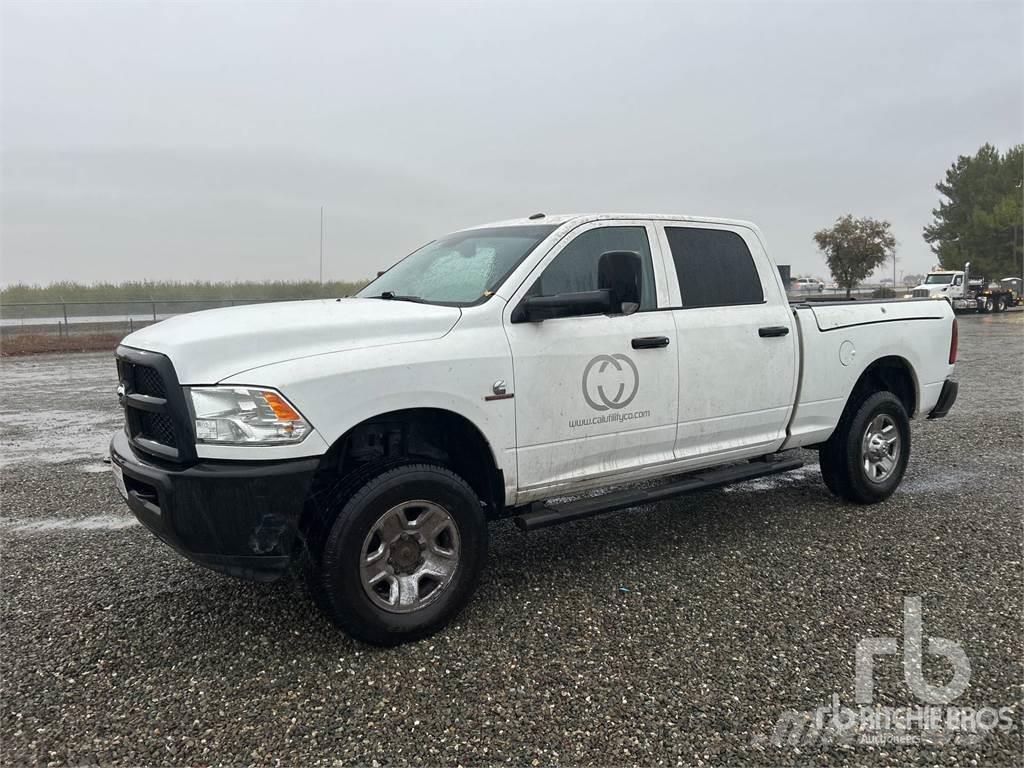 RAM 3500 Caja abierta/laterales abatibles