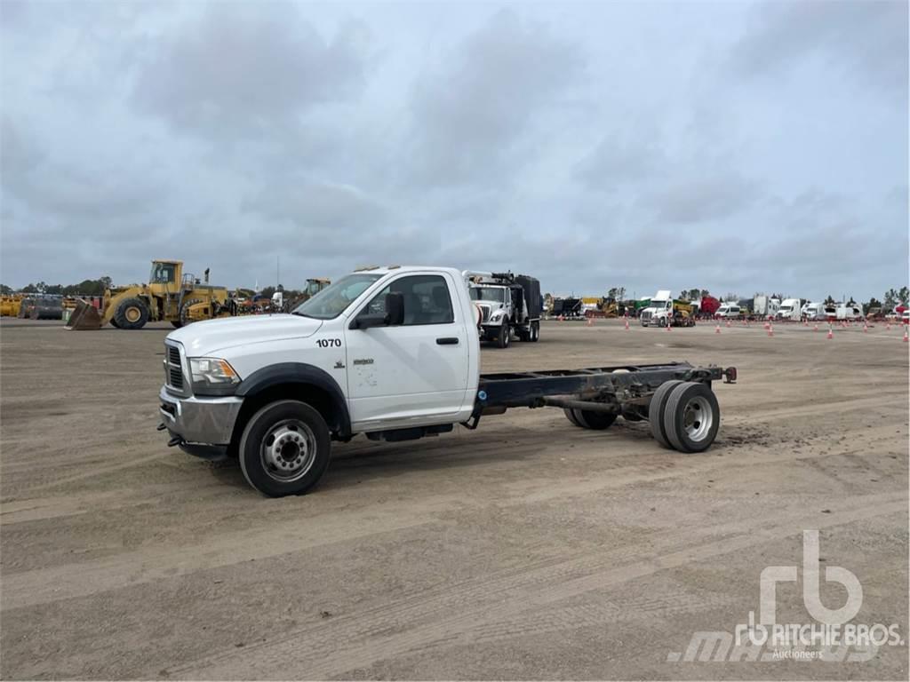 RAM 5500 Camiones con chasís y cabina