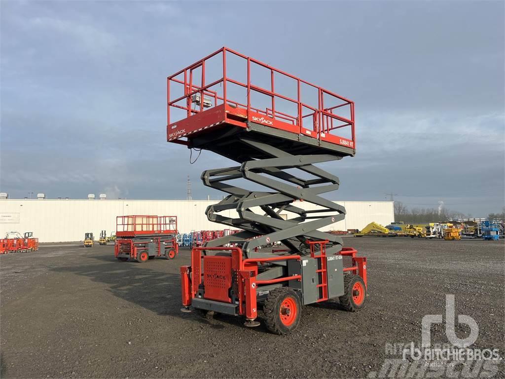 SkyJack SJ8841RT Plataformas tijera