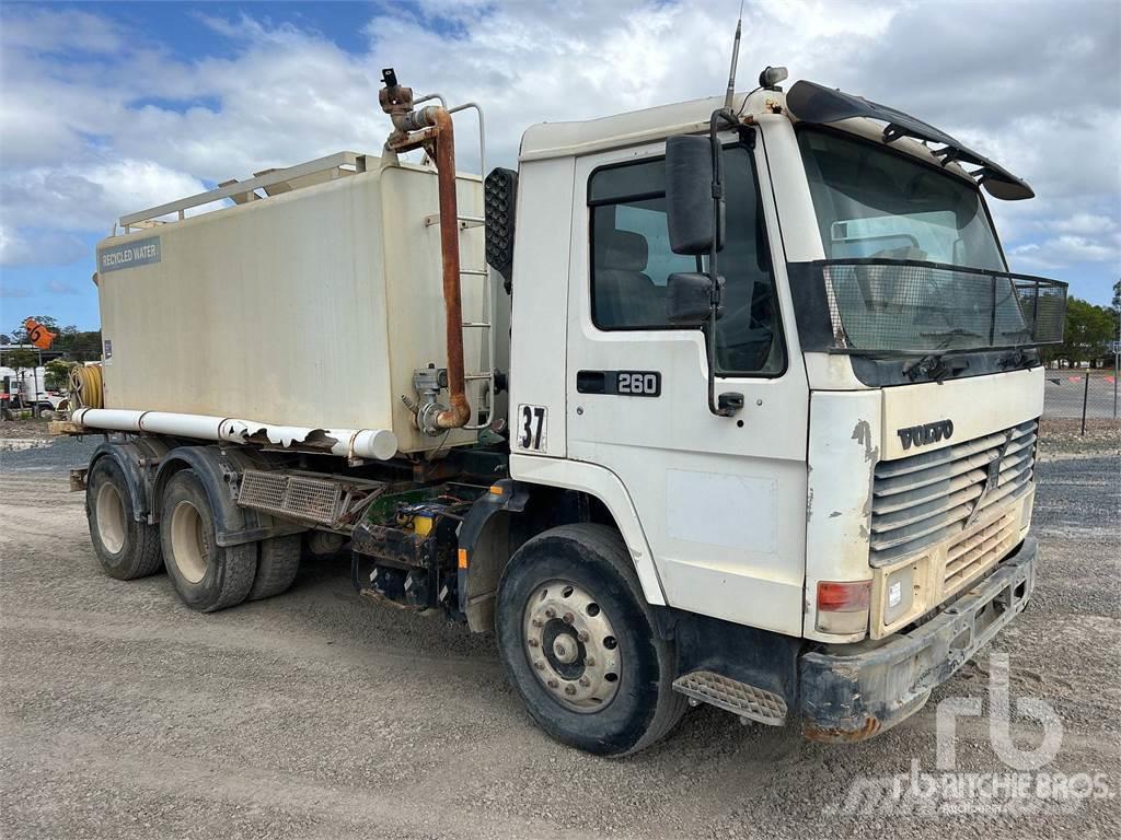 Volvo FL7 Camiones cisterna