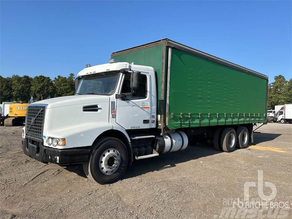 Volvo VHD Camiones de caja de lona