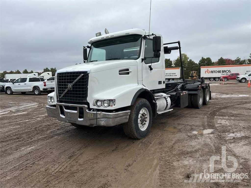 Volvo VHD Camiones con chasís y cabina