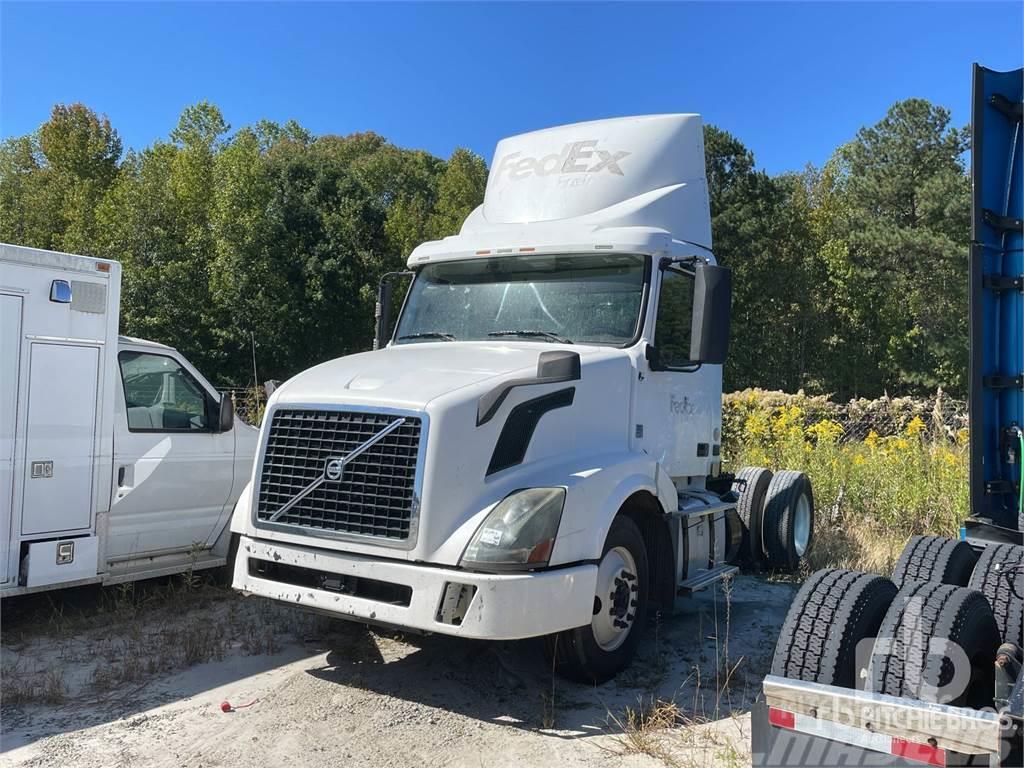 Volvo VNL300 Camiones tractor