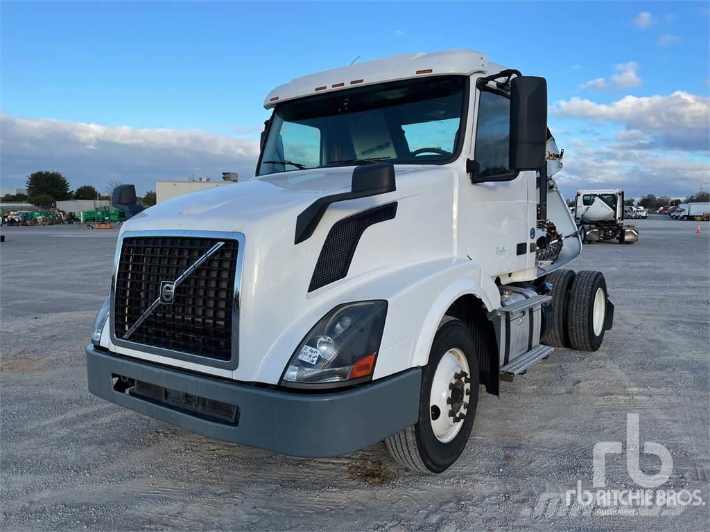 Volvo VNL300 Camiones tractor