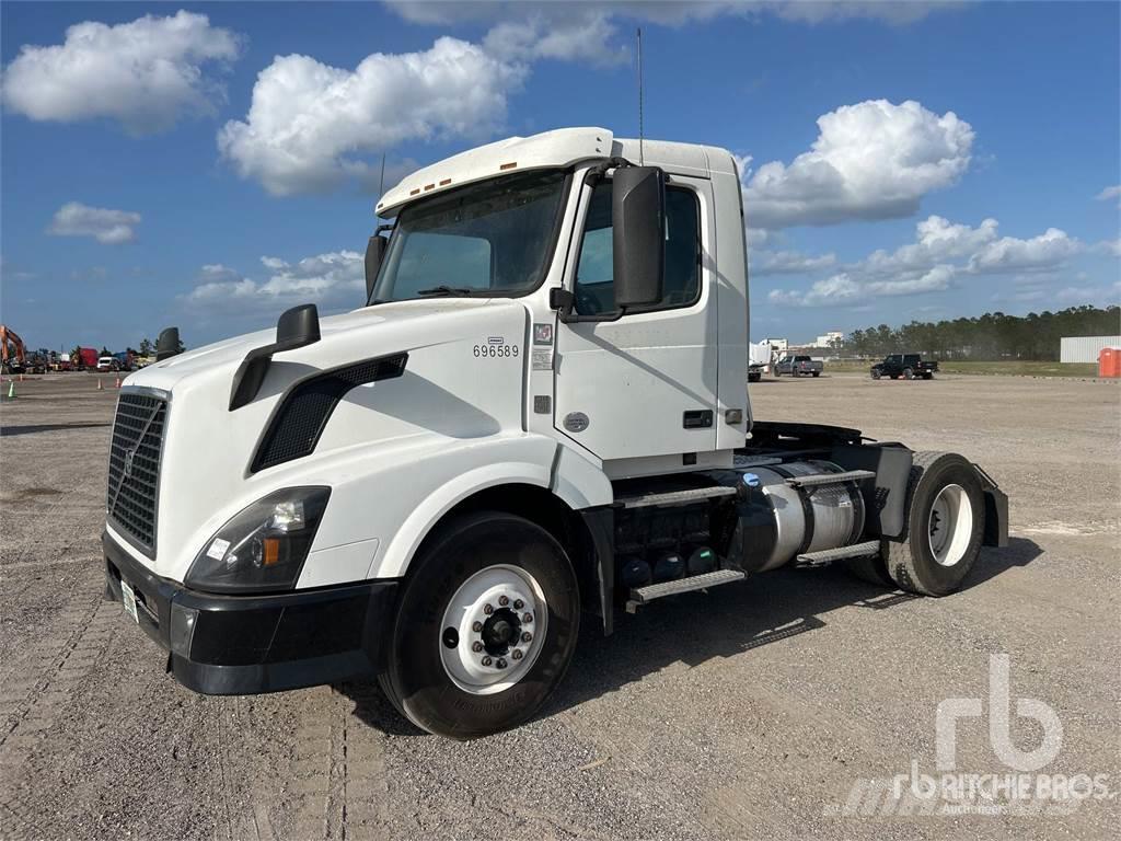 Volvo VNL300 Camiones tractor