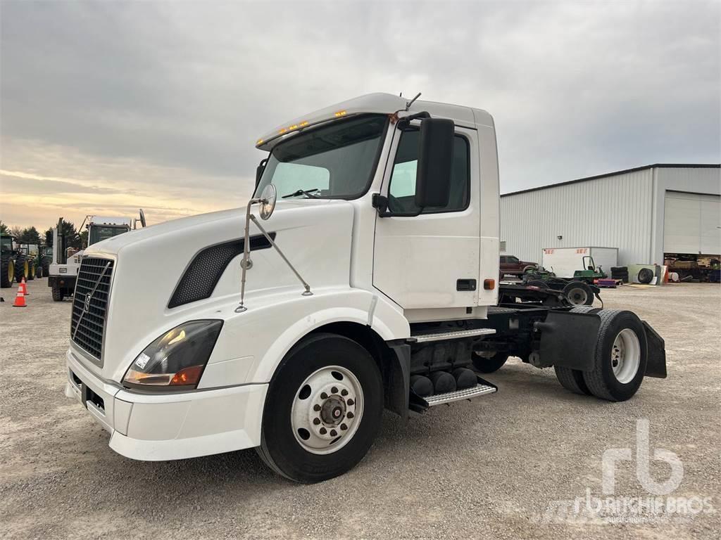 Volvo VNL300 Camiones tractor