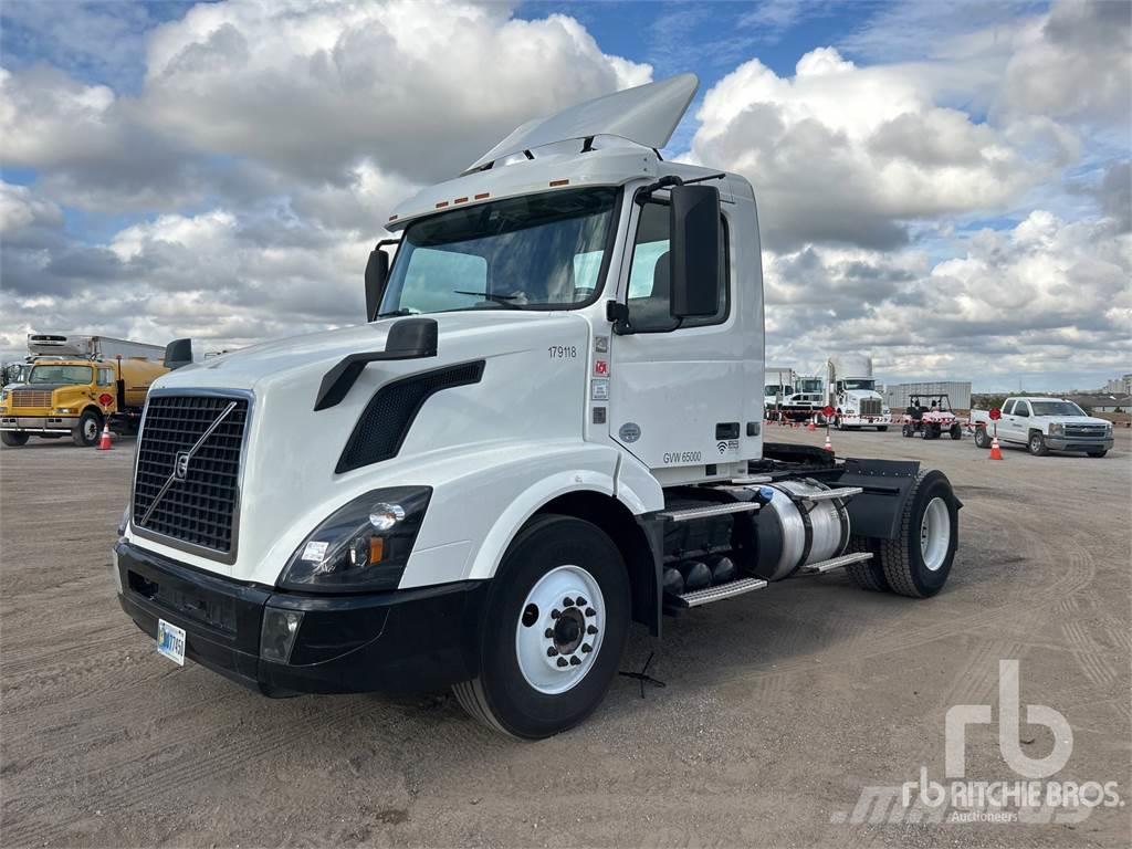 Volvo VNL300 Camiones tractor