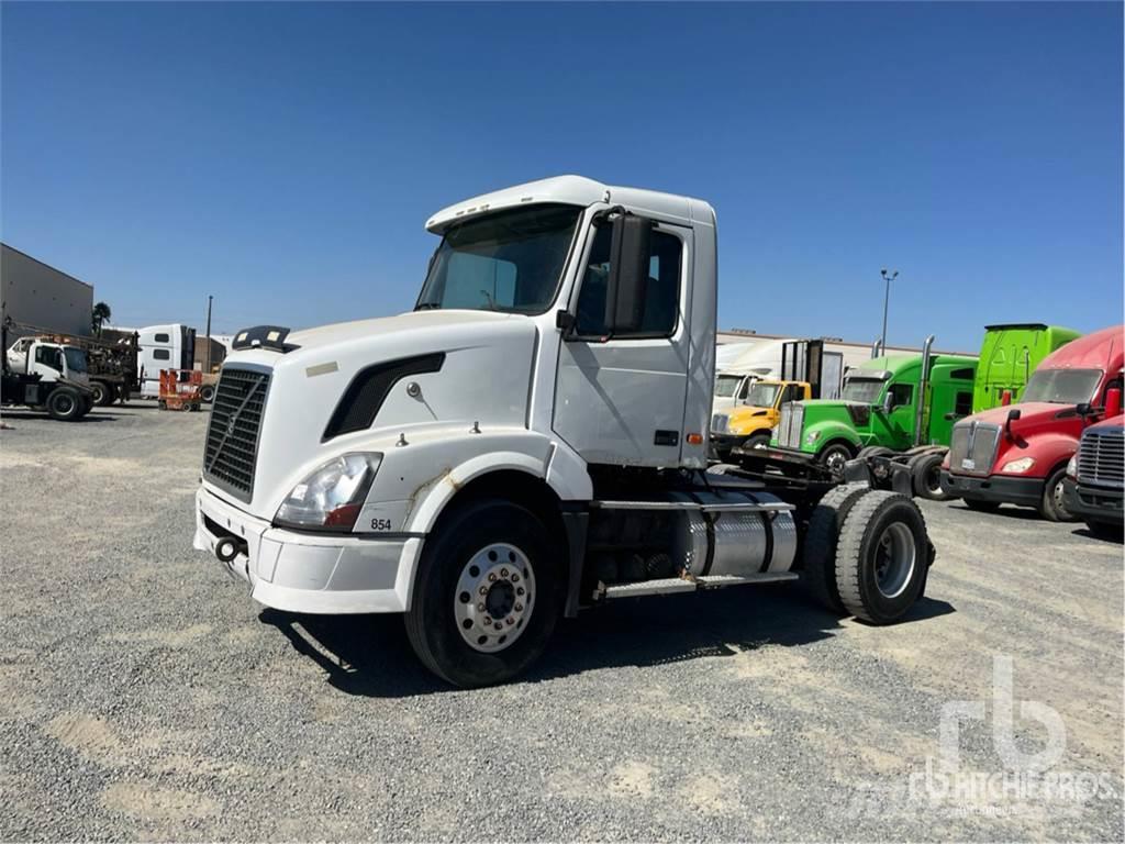 Volvo VNL300 Camiones tractor