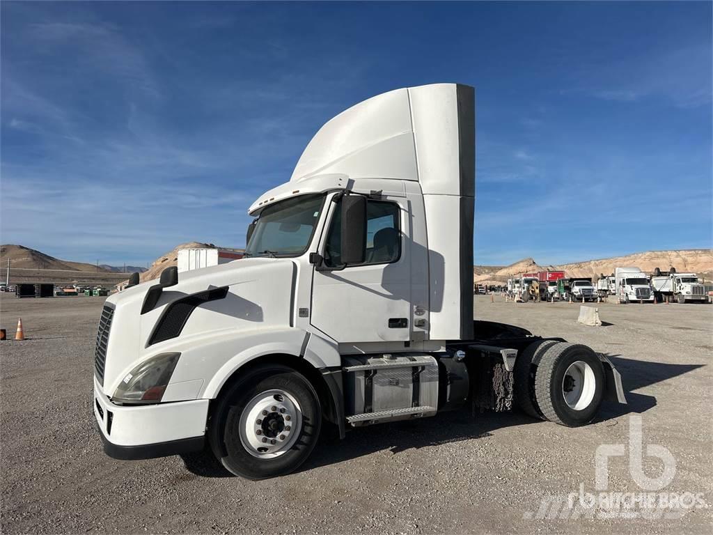 Volvo VNL300 Camiones tractor