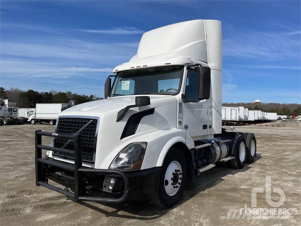 Volvo VNL300 Camiones tractor